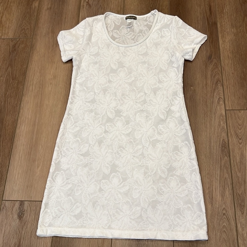 Tommy Bahama Cover-up Dress, Textured Fabric, Floral, Semi-Sheer, Size XS - Picture 12 of 13